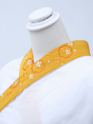 からし色系・刺繍襟